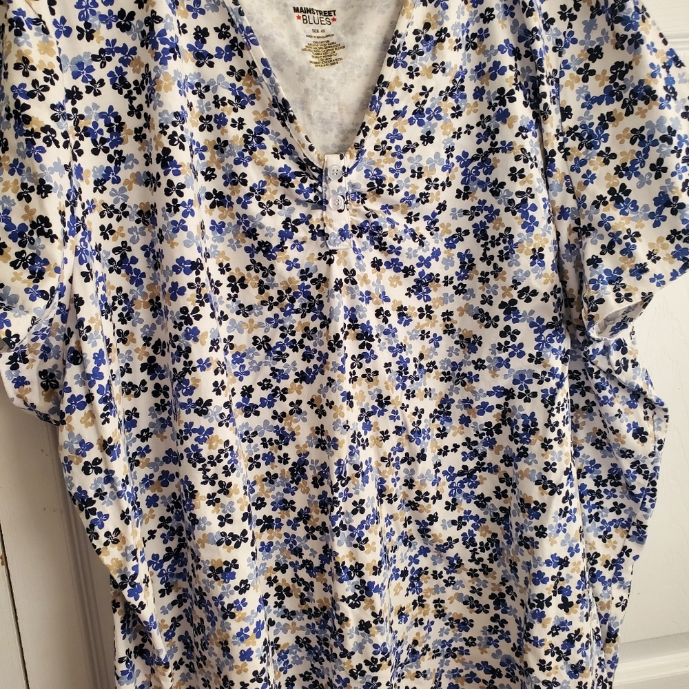 Women's 4X short sleeve top. Like New!!!